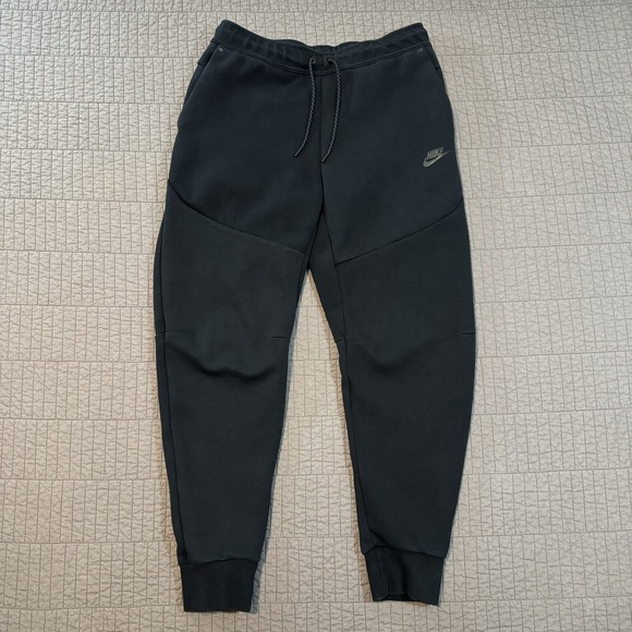 Nike Sportswear Tech Fleece Jogger Pants Men's Medium Black Tapered Workout Gym - Picture 1 of 12